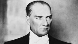UNESCO 1981’de Atatürk Yılı İlan Etti.